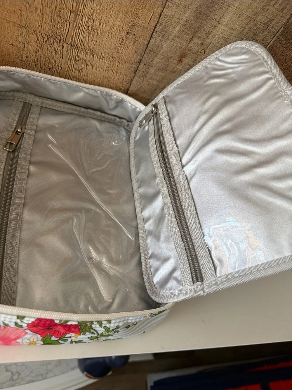Floral Print Hanging Travel Toiletry Bag/ Cosmetic Travel Toiletry Organizer